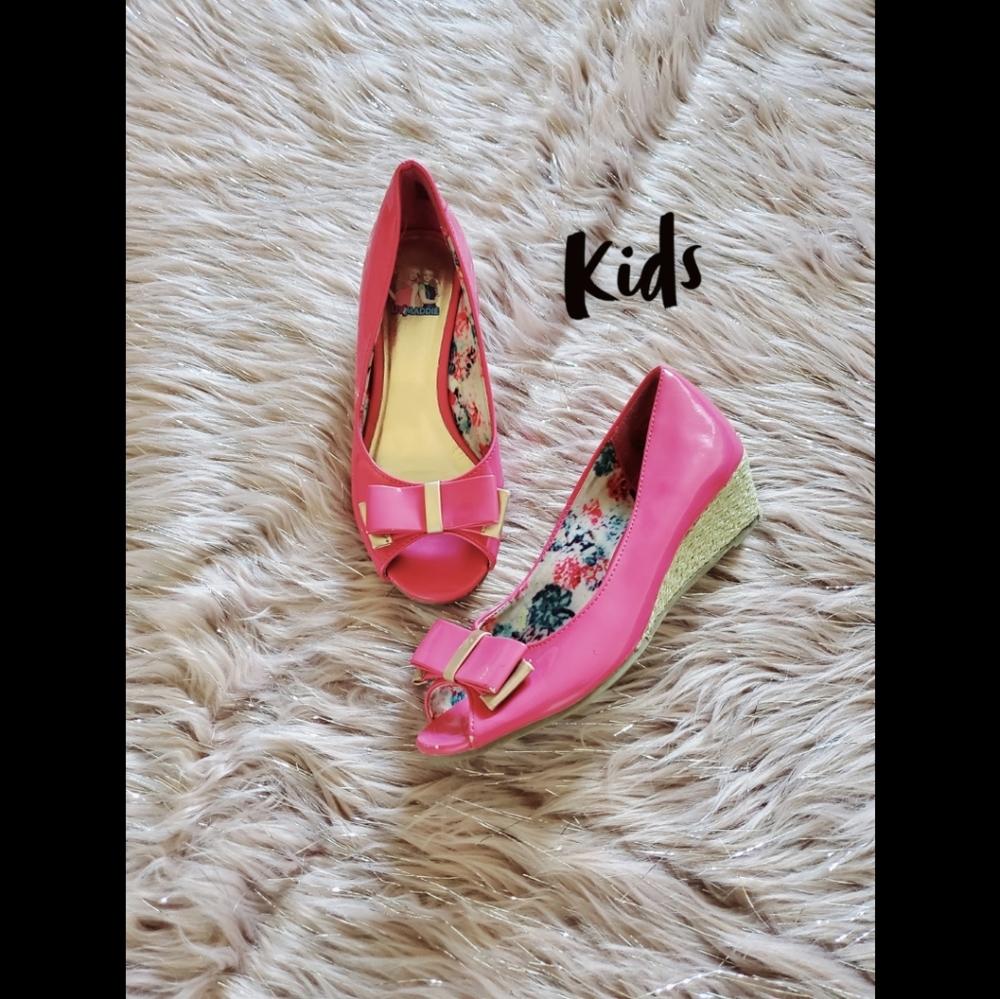 Liv and Maddie peep-toe heel wedges size 13